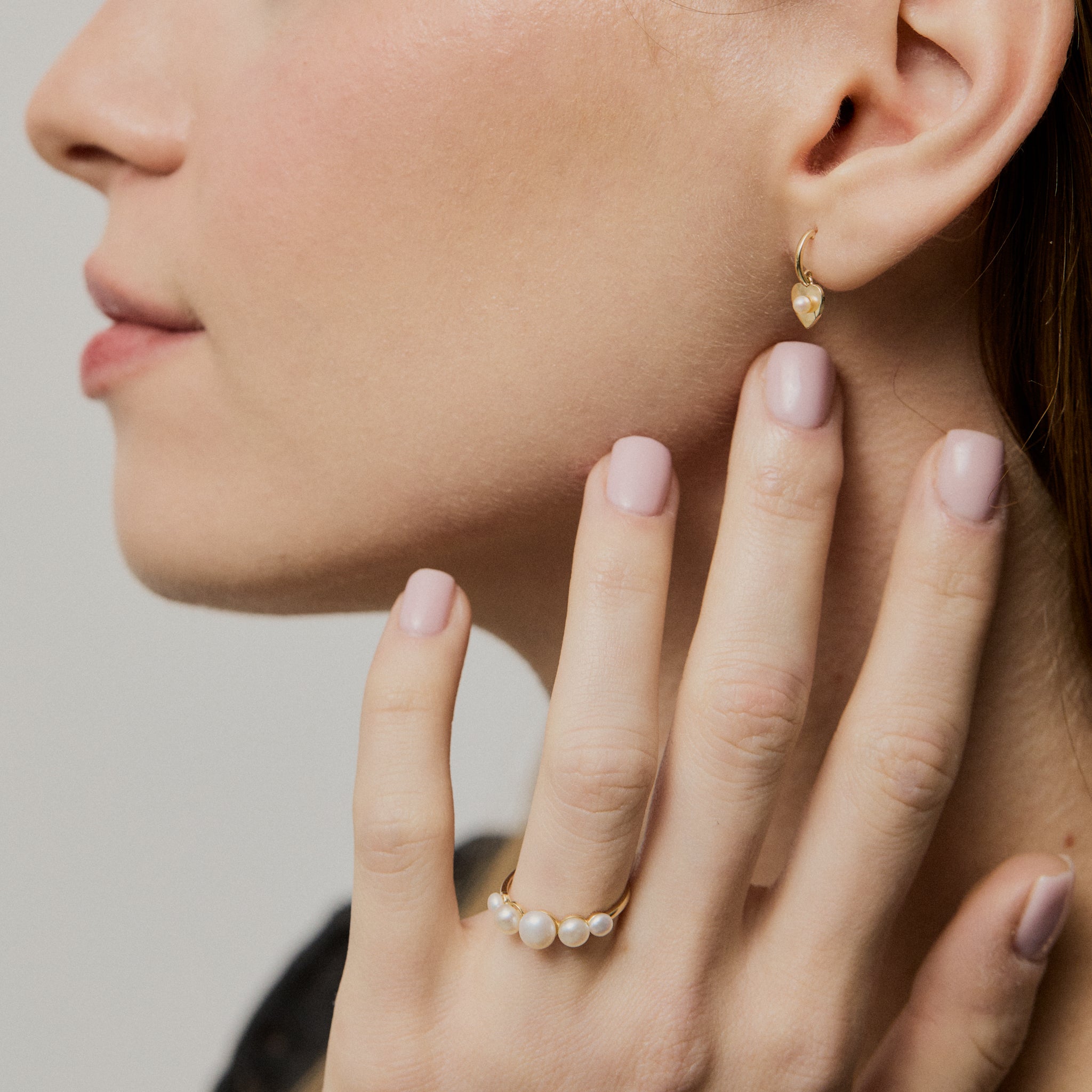 Inel aur galben 14K si perle albe