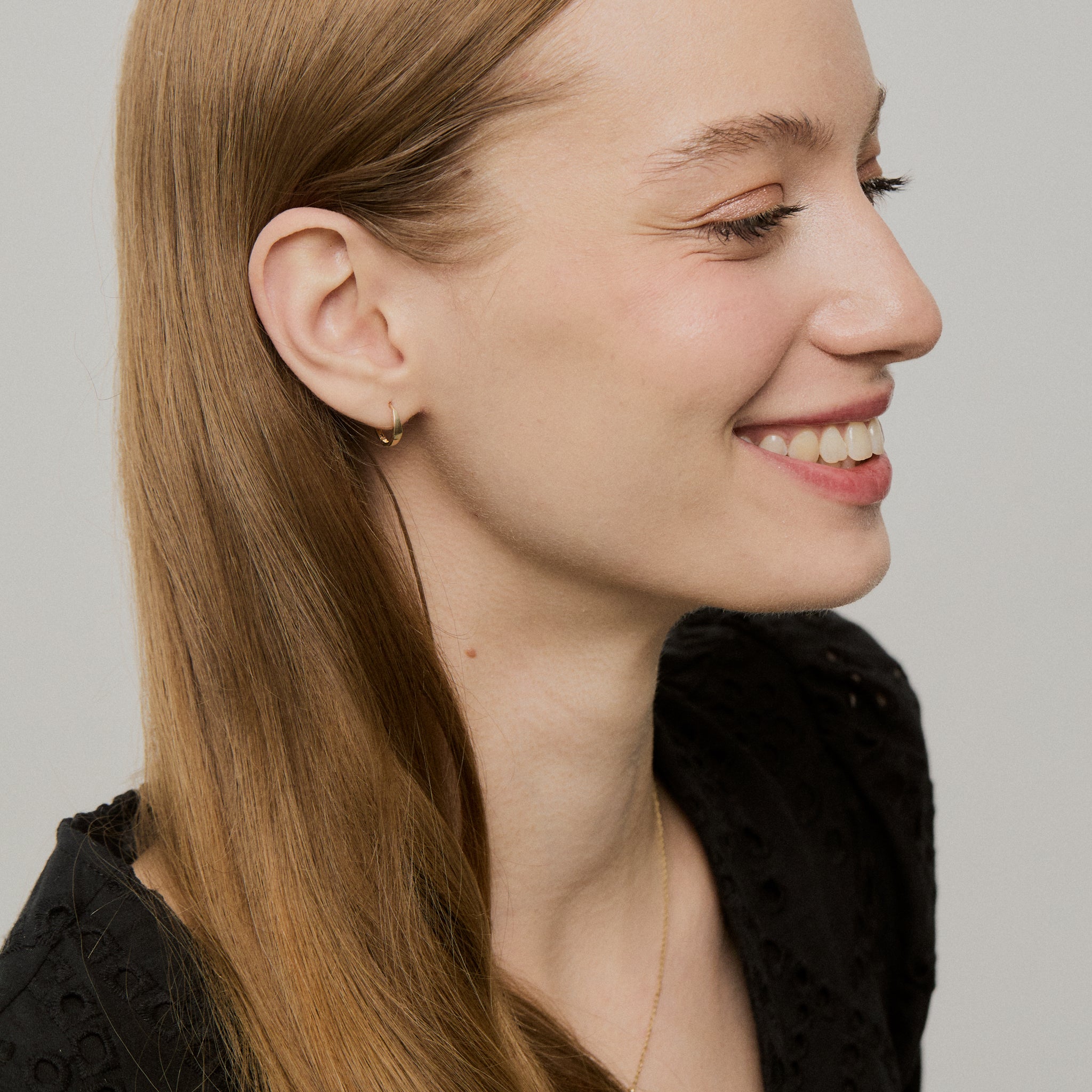 Atelier Devi Cercei rotunzi mici din aur 14K