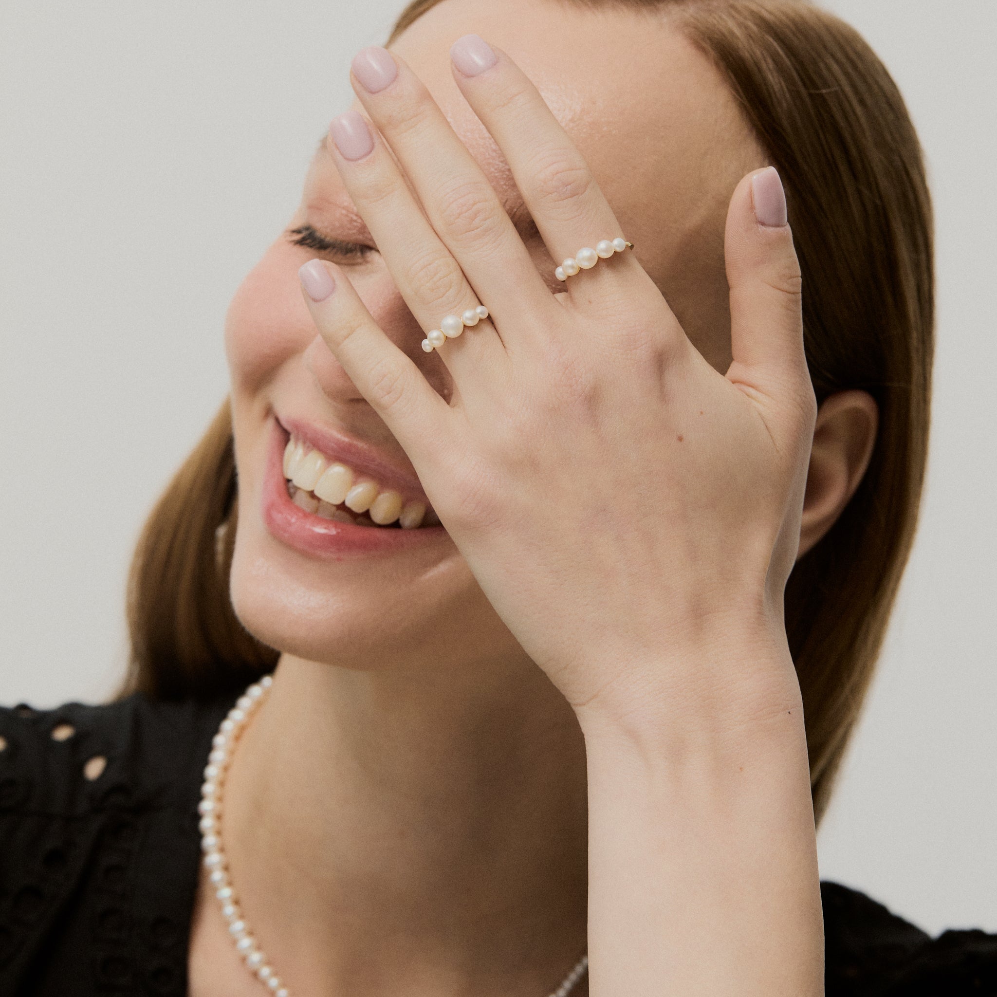 Inel aur galben 14K si perle albe