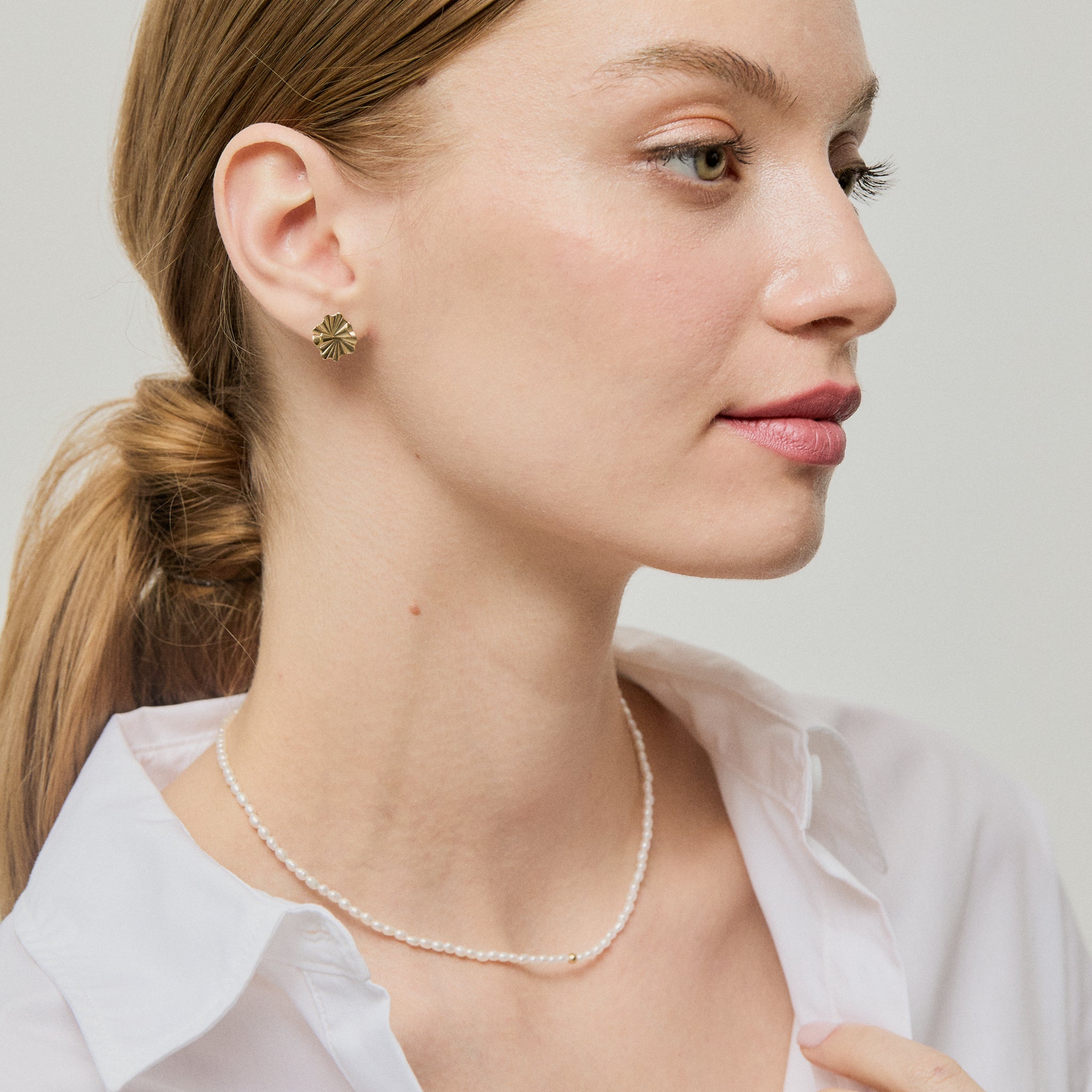 Atelier Devi Colier perle naturale la baza gatului aur 14K