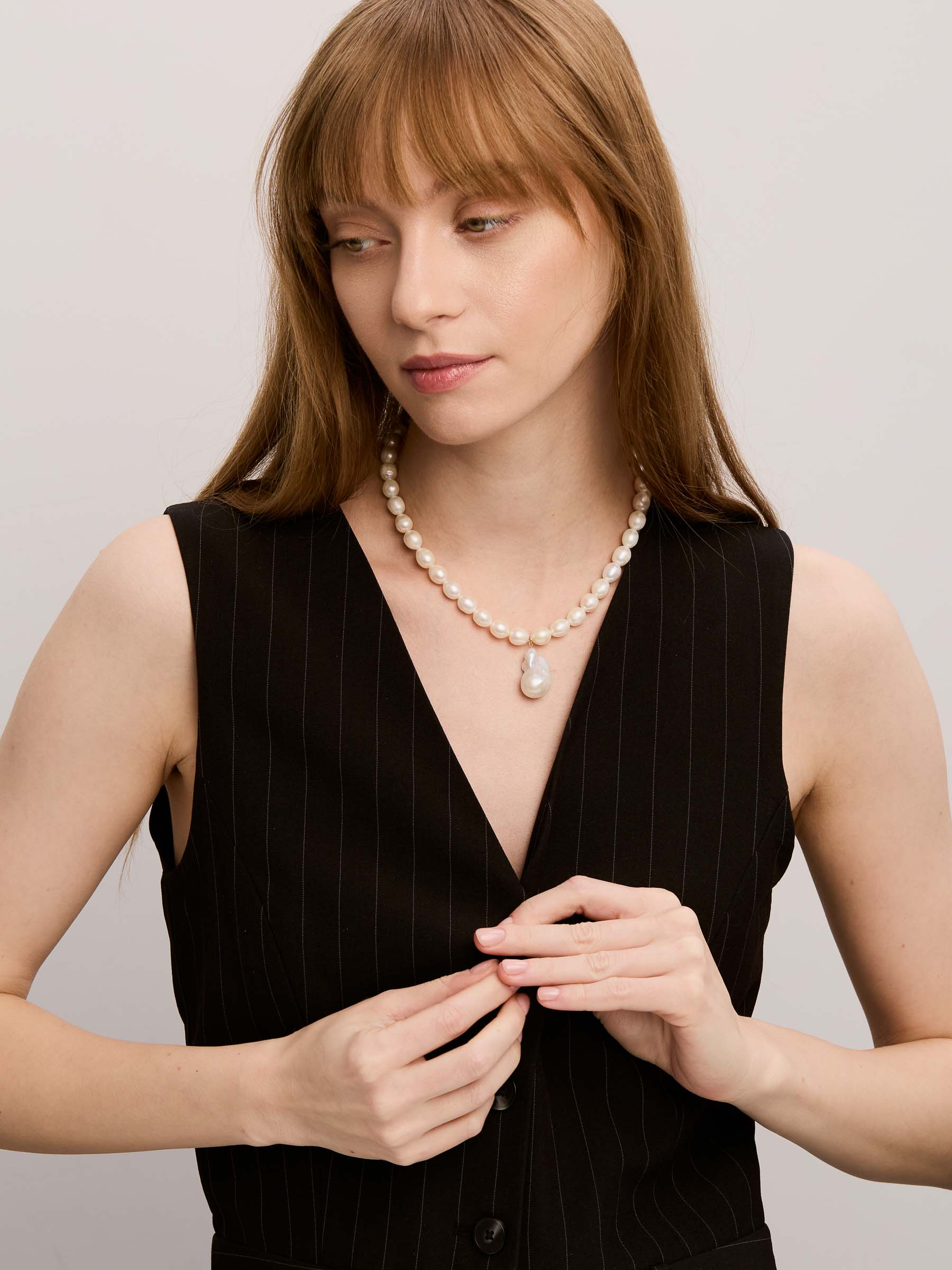 Regina Necklace - Pearls & Gold