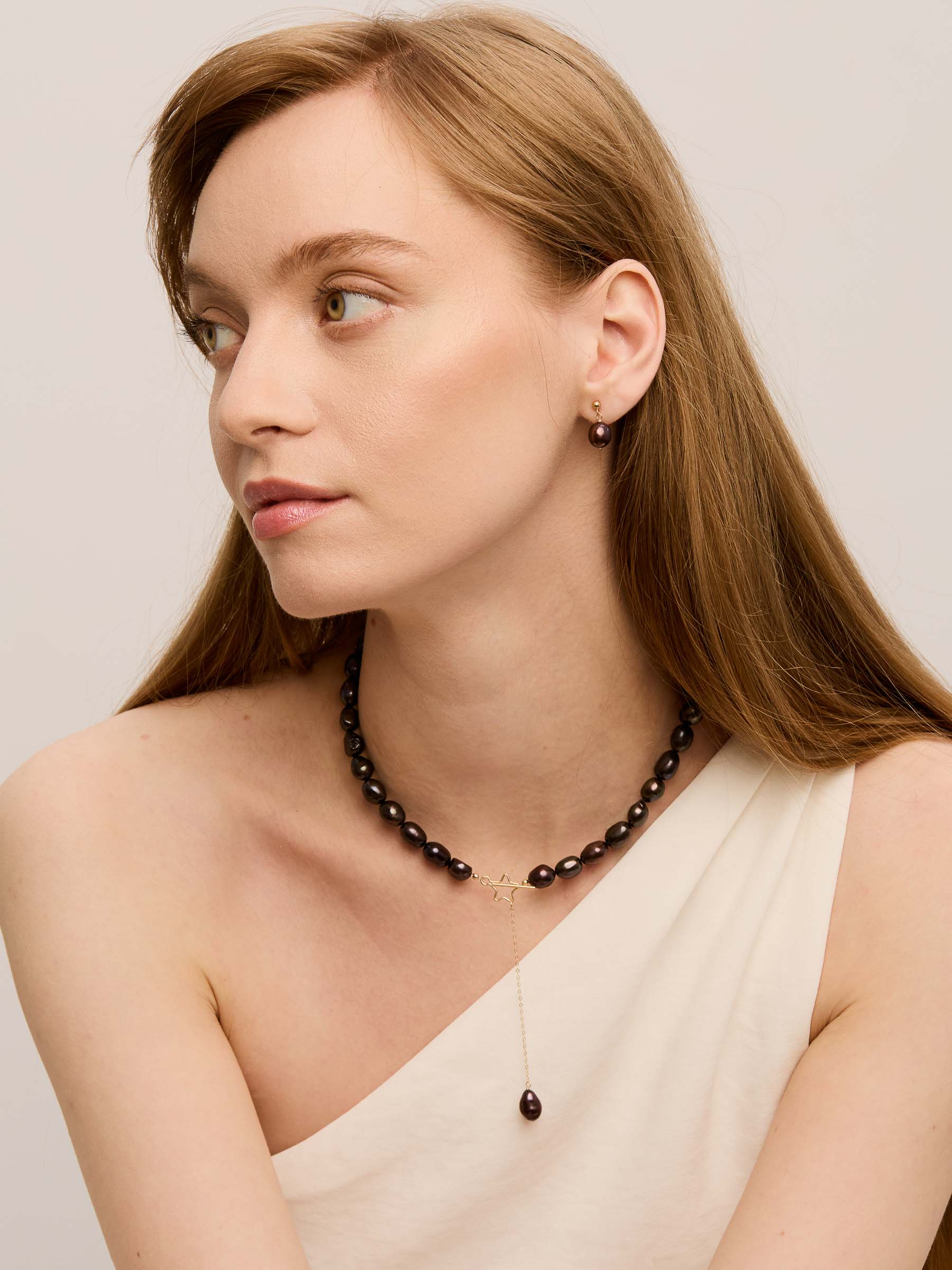 Anna Necklace - Black Pearl & Gold