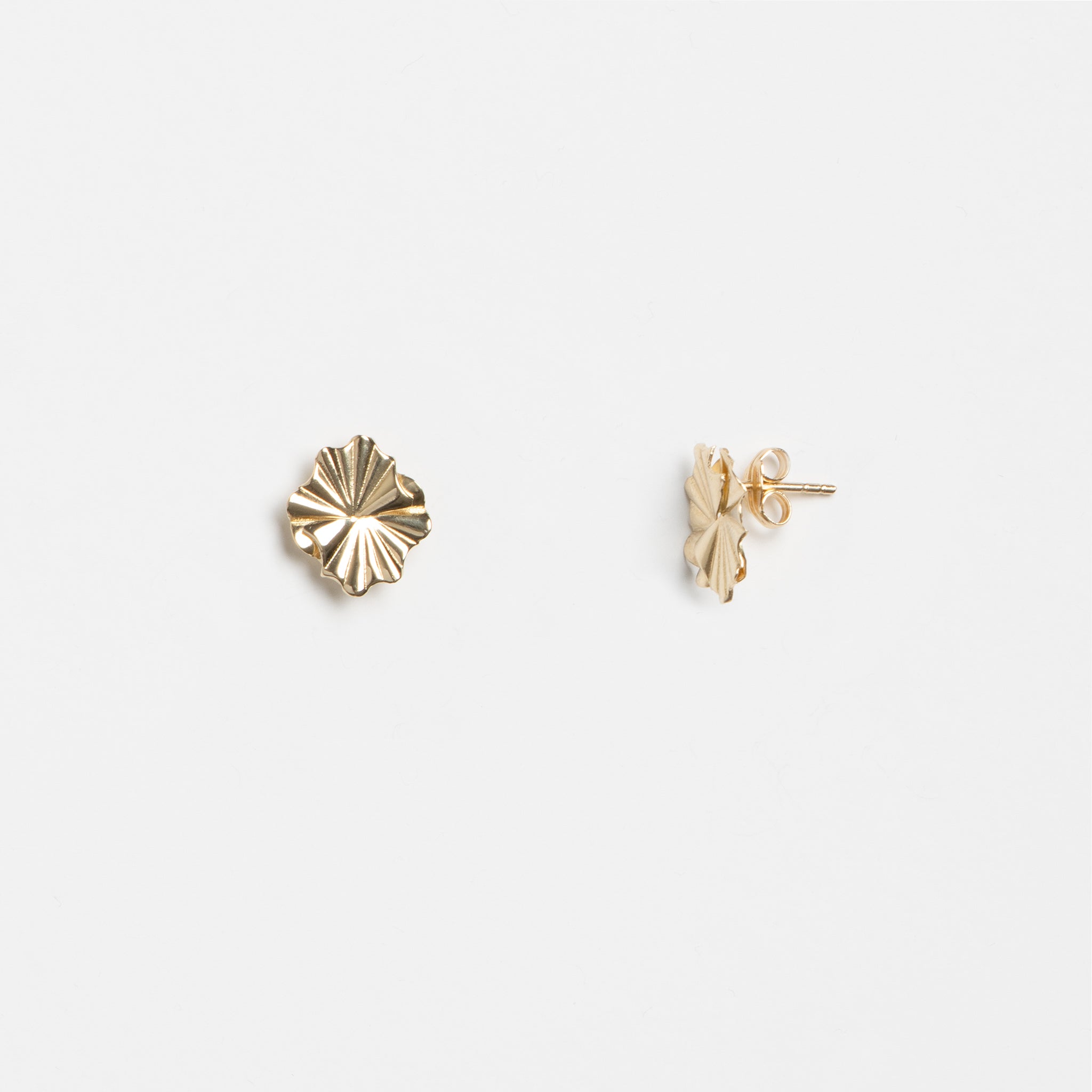 Atelier Devi Cercei aur 14K cu surub si detalii deosebite