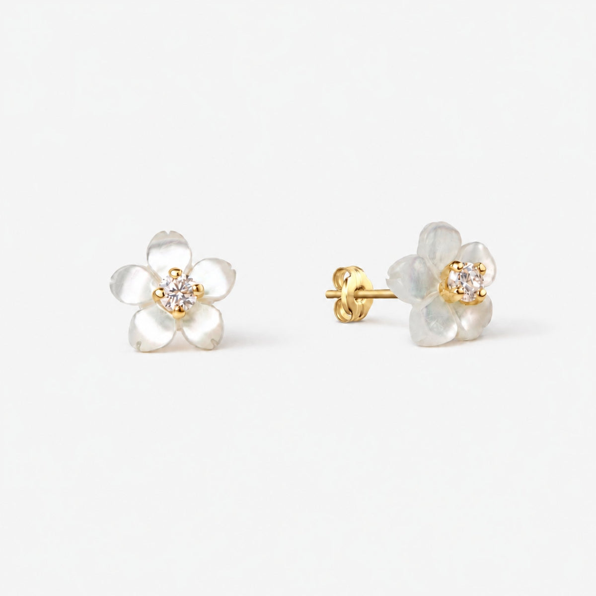 Cercei Stud „Sakura" din Aur 14K cu Sidef Natural • Zirconiu