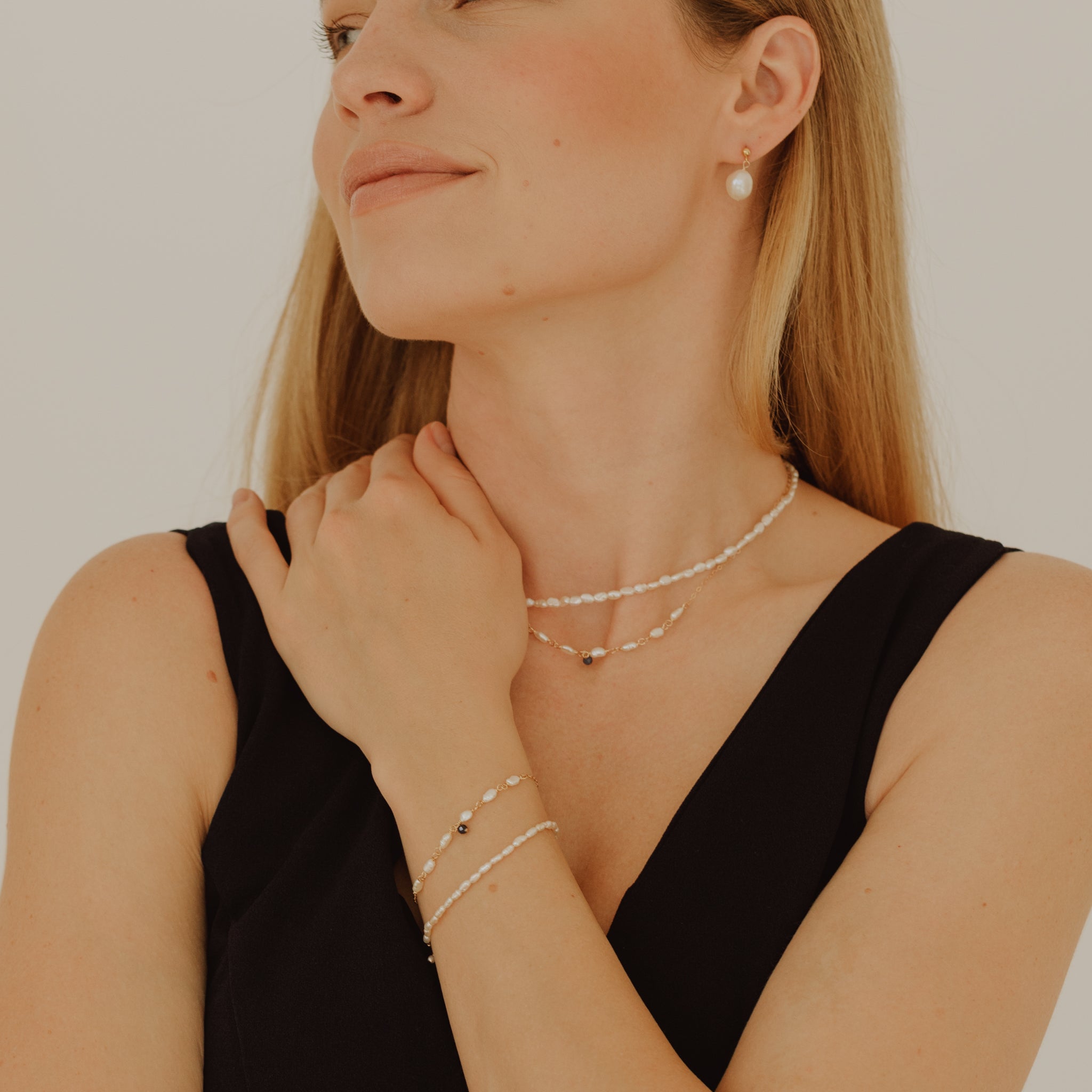 One Sapphire Pearl Bracelet