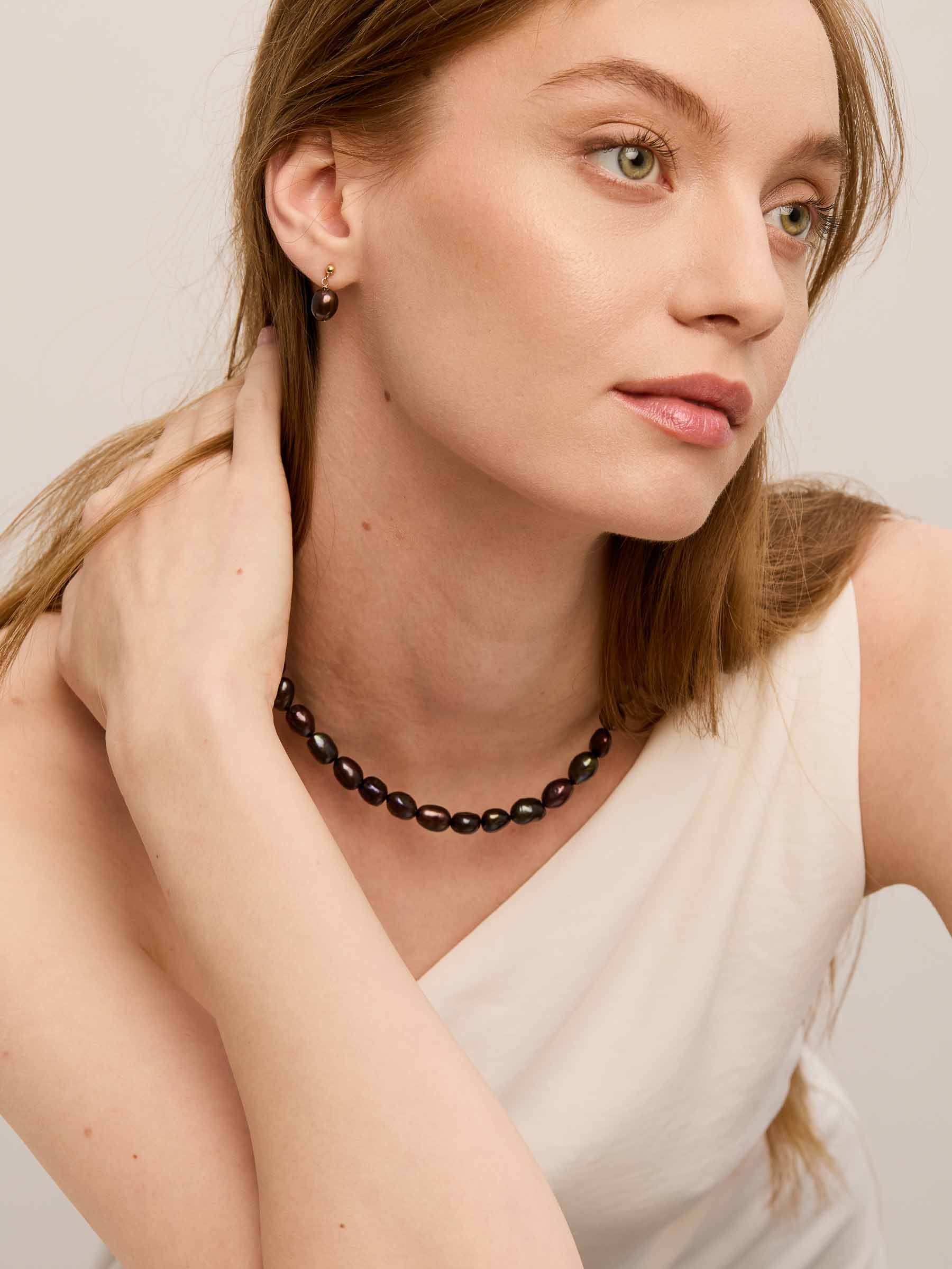 Anna Earrings - Black Pearls