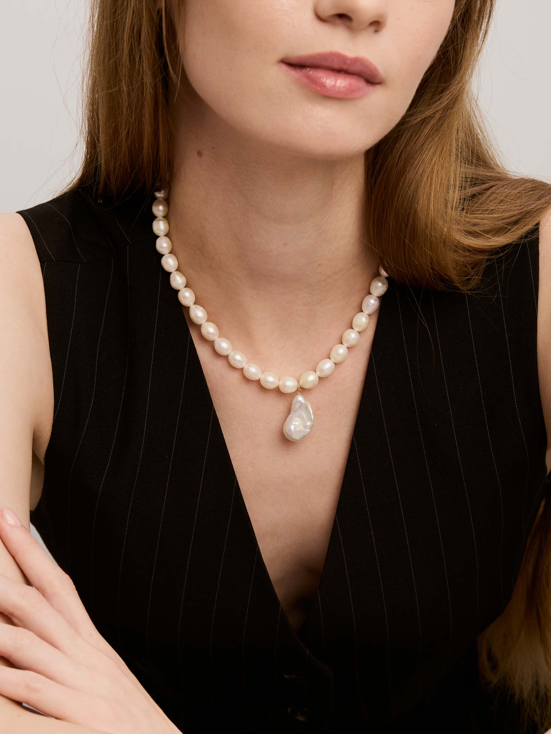 Regina Necklace - Pearls & Gold