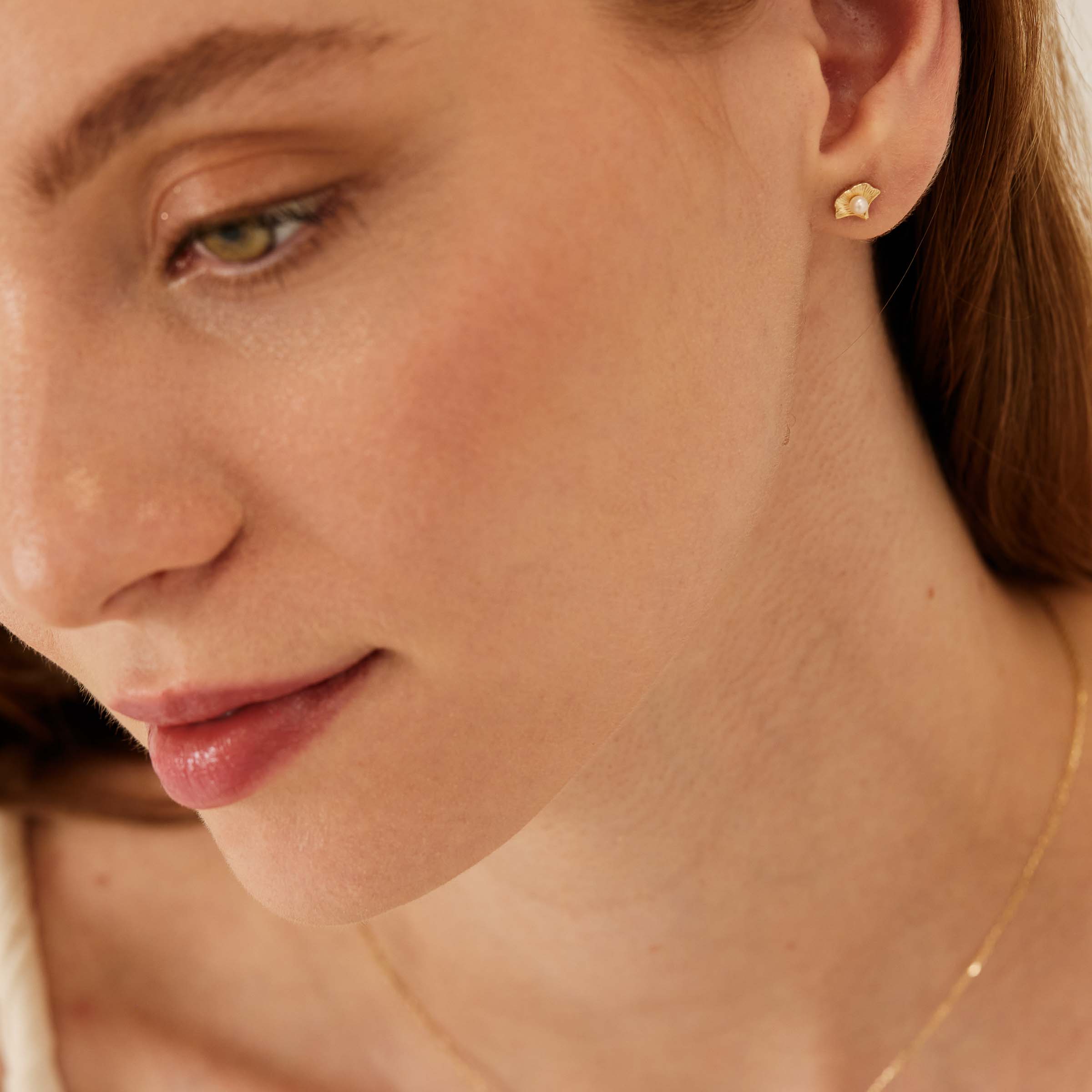 Cercei „Ginko” din Aur 14K cu Perle Naturale AAA 2 mm