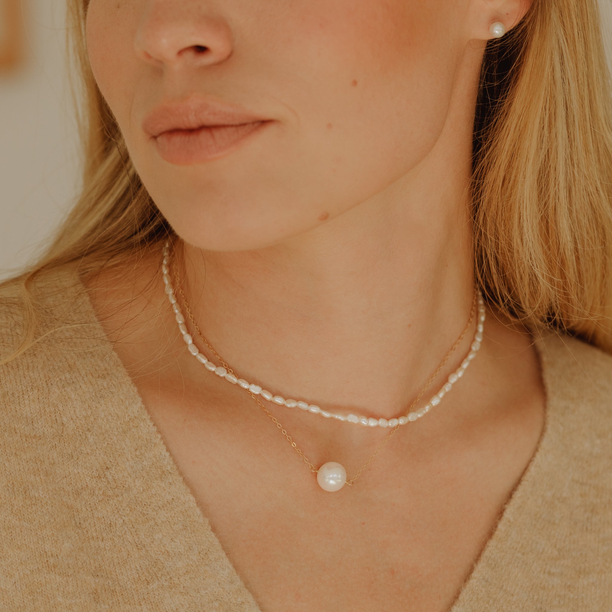 One Pearl Necklace