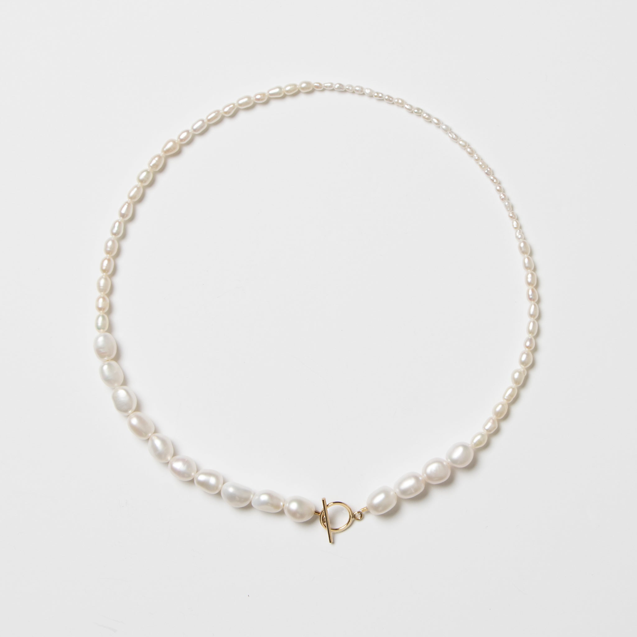 Colier din perle ovale de dimensiuni diferite și aur filat galben | Atelier Devi