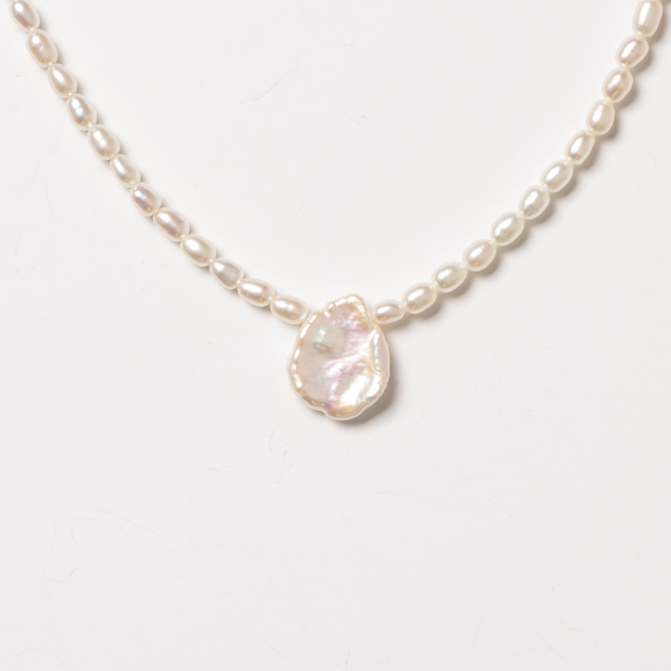 Colier din perle mici și medalion perlă keshi | Atelier Devi